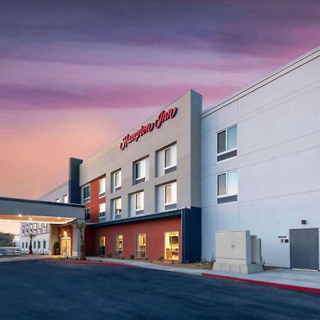 Hampton Inn นีดเดิลส์ ภายนอก รูปภาพ