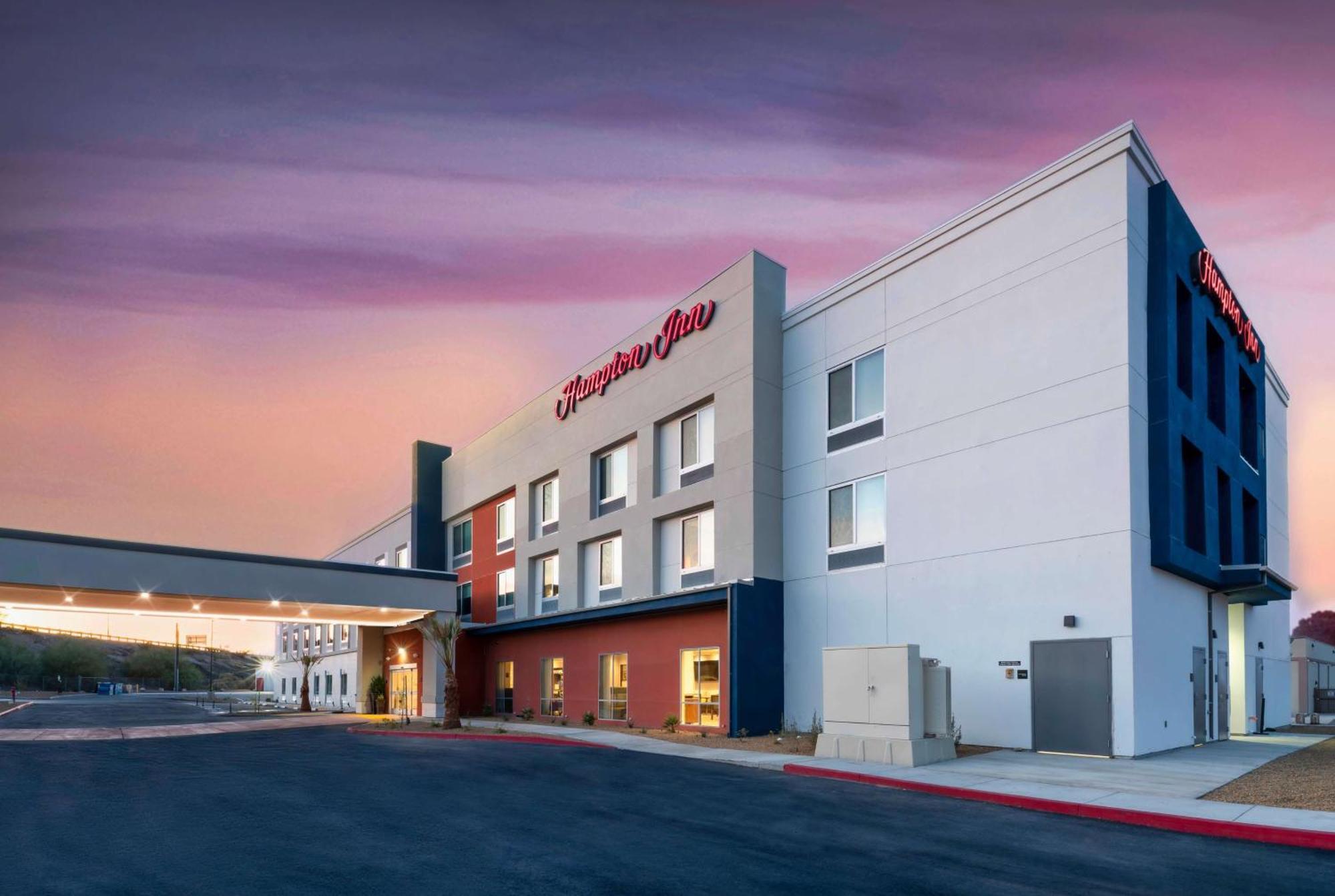 Hampton Inn นีดเดิลส์ ภายนอก รูปภาพ